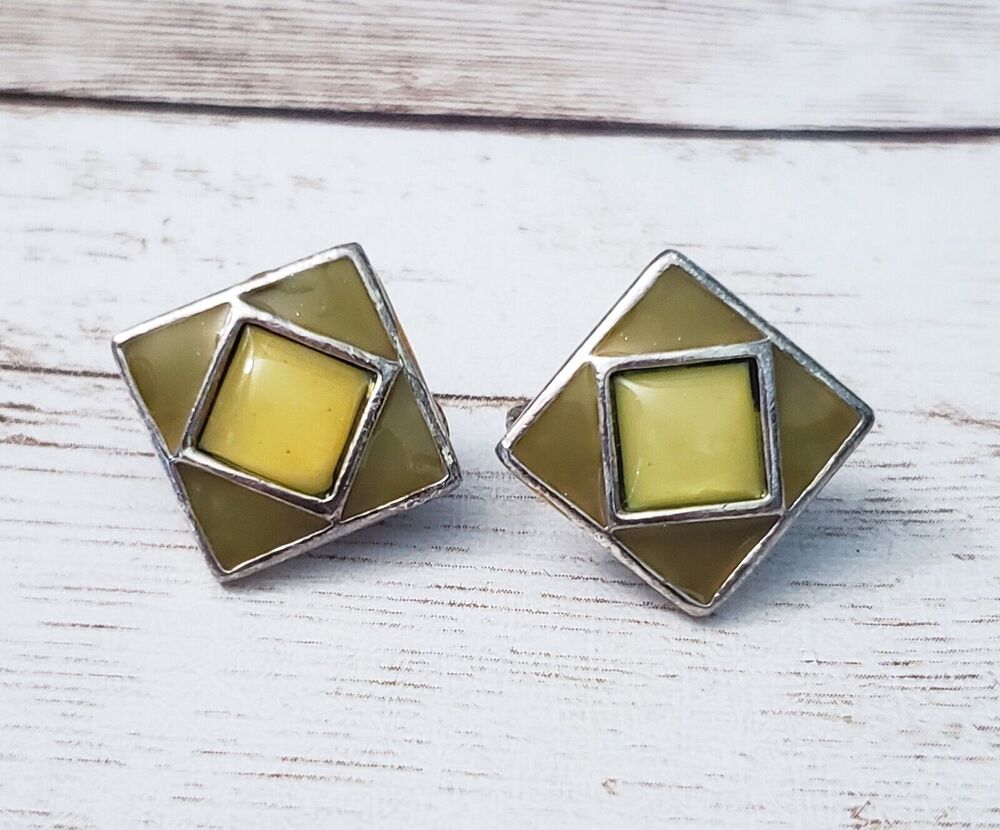 Vintage Clip On Earrings Green Diamond Shape 0.75"